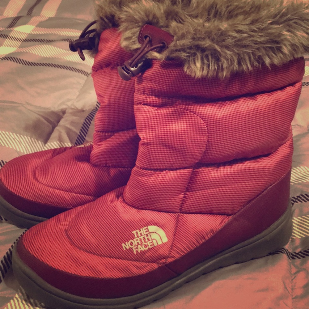 North Face insulated snow boots ⛄️